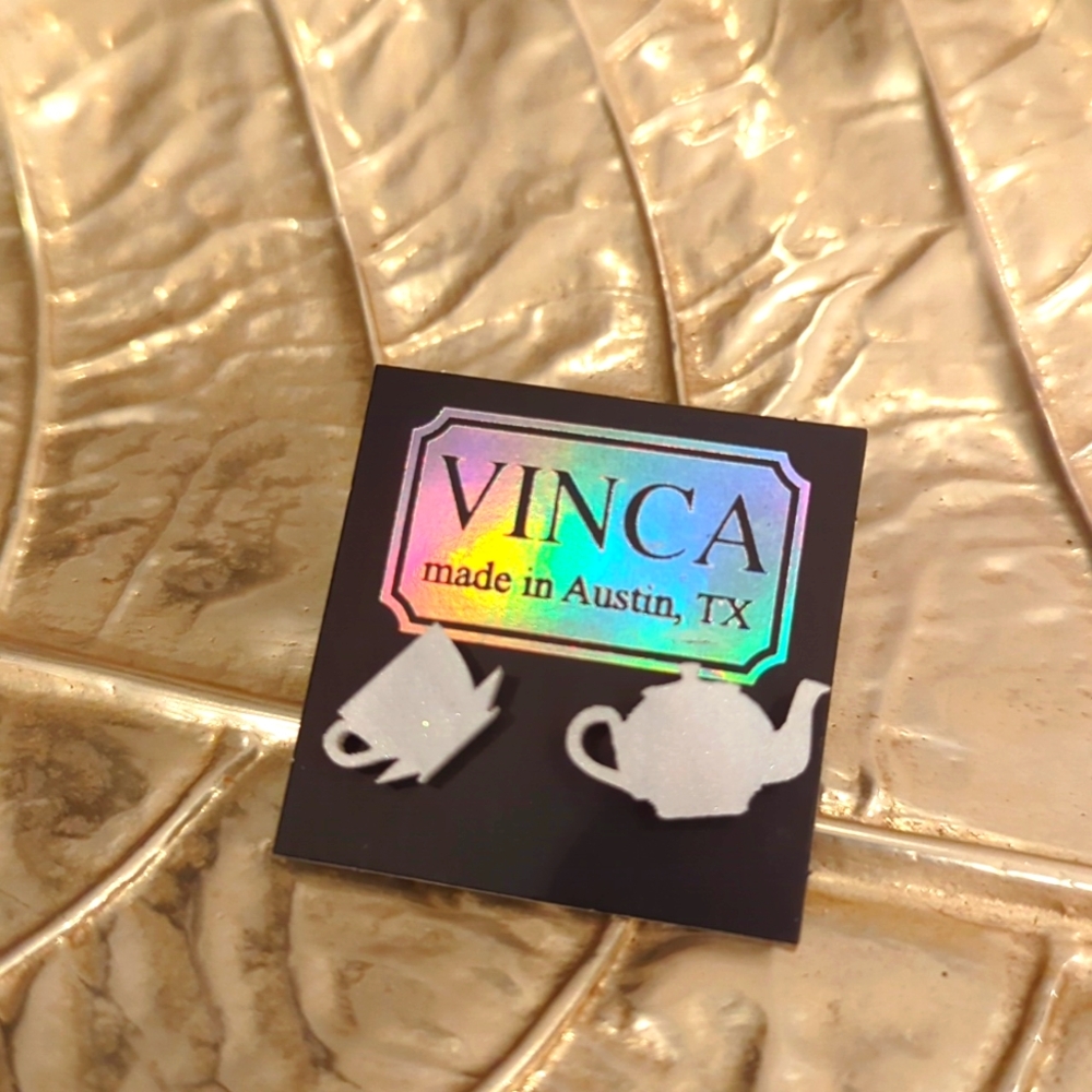 NWT/IP ⭐👽VINCA👽⭐ acrylic Studs Stainless Posts/Bks ☕ SILVER GLITTERY TEA SET ☕